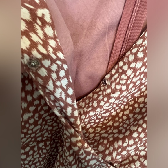 Peachy-beige/offwhite print dress.Long sleeve &  lightweight with tons of detail - Picture 4 of 5